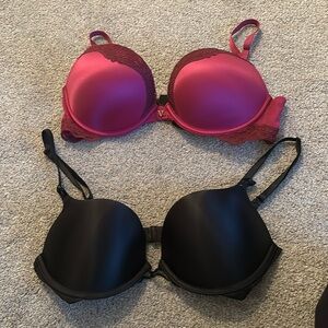 Victoria’s Secret bras 34c